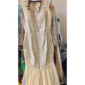 Fancy mermaid dress, gold/beige! ⭐️